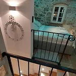 بيت للعطل Sundial Stone House