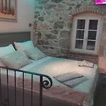بيت للعطل Sundial Stone House *