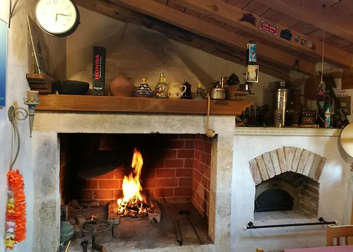 Holiday home Sundial Stone House *