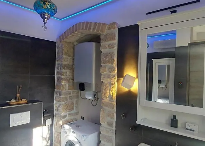 Sundial Stone House Holiday home *