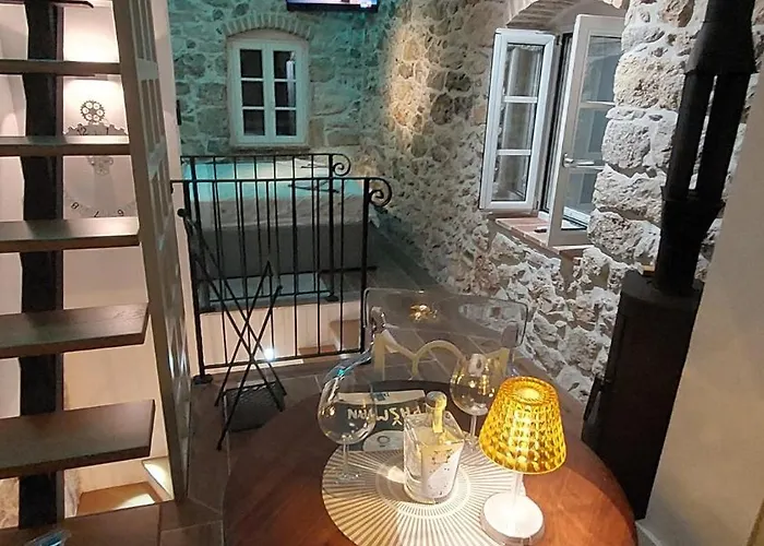 Sundial Stone House Zdrelac